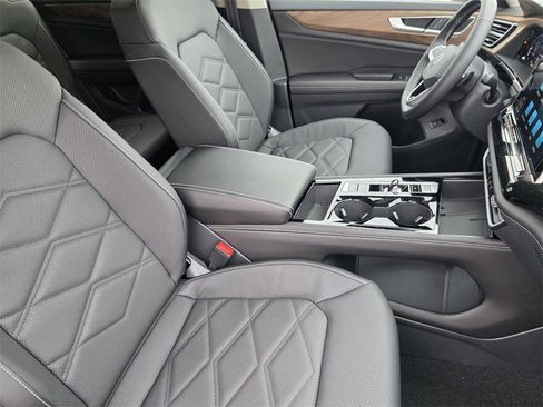 New 2026 Volkswagen Atlas SE image 10