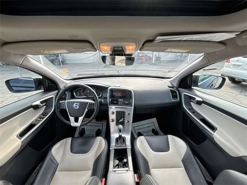 Used 2017 Volvo XC60 T5 Dynamic w/ Preferred Option Package image 21