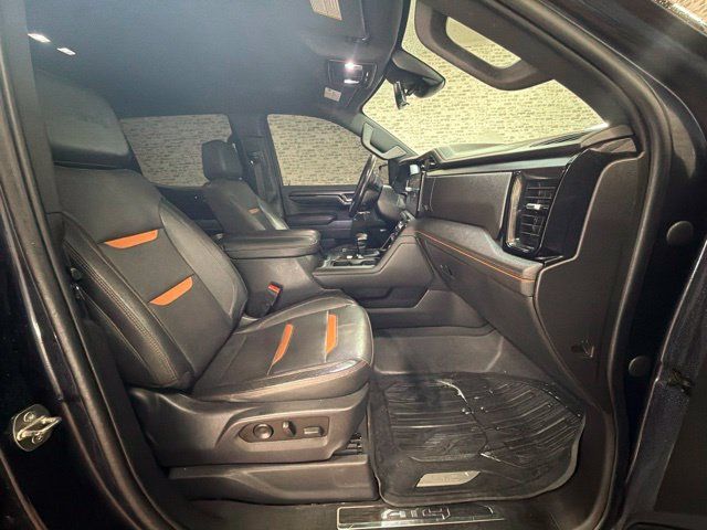 Used 2023 GMC Sierra 1500 AT4 w/ AT4 Premium Package AWD/4WD image 12