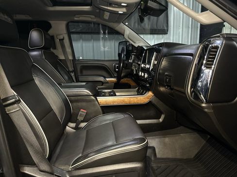 Used 2019 Chevrolet Silverado 2500 High Country w/ Duramax Plus Package image 33