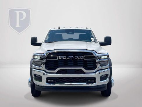 New 2026 RAM 5500 Tradesman w/ Chrome Appearance Group AWD/4WD image 3