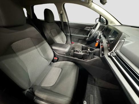 Used 2023 Kia Sportage LX AWD/4WD image 27