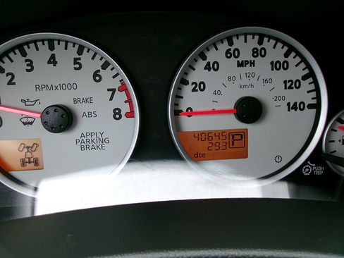 Used 2020 Nissan Frontier PRO-4X w/ Pro-4x Utility Package image 21