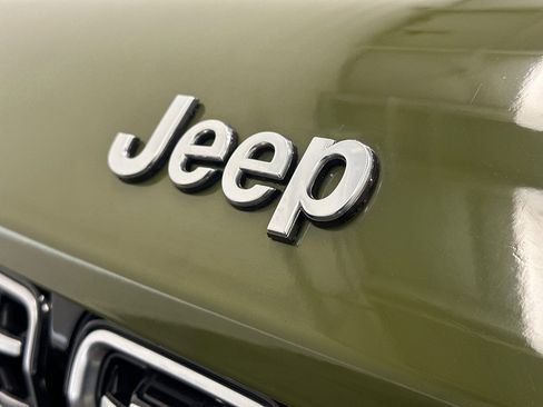 Used 2023 Jeep Grand Cherokee Summit w/ Adv Protech Group IV image 13