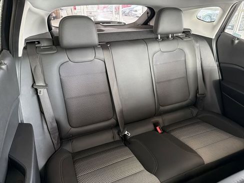 Certified 2025 Chevrolet Trax LT w/ LT Convenience Package image 16