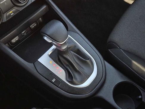 Used 2023 Kia Forte LXS image 19