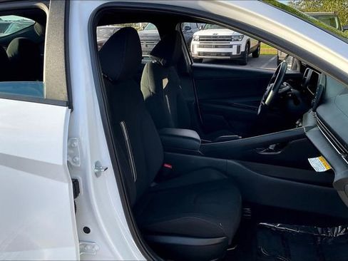 Certified 2025 Hyundai Elantra Sport image 7