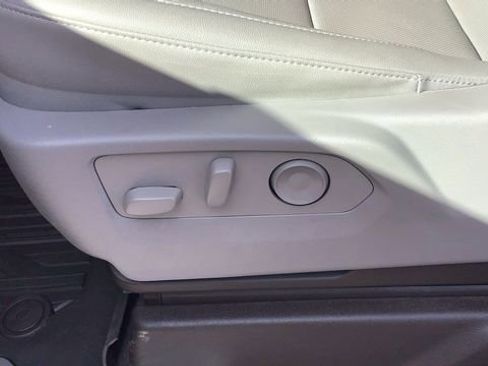 Used 2023 GMC Sierra 1500 SLT w/ SLT Premium Package image 17