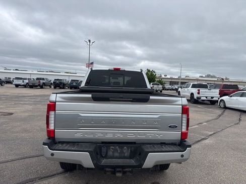 Used 2017 Ford F250 Platinum w/ Platinum Ultimate Package AWD/4WD image 6