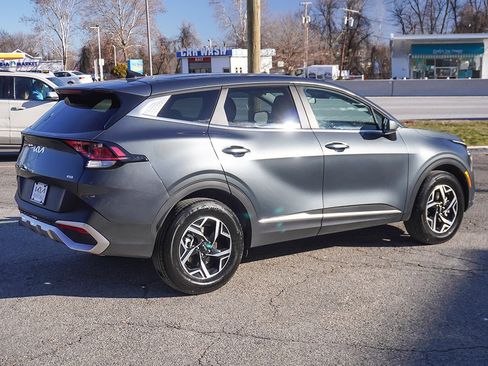 Used 2025 Kia Sportage LX image 9