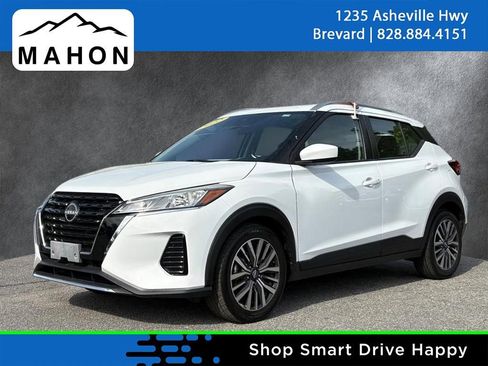 Used 2022 Nissan Kicks SV FWD image 1