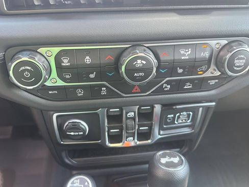 New 2025 Jeep Wrangler Unlimited Sahara w/ Safety Group image 19