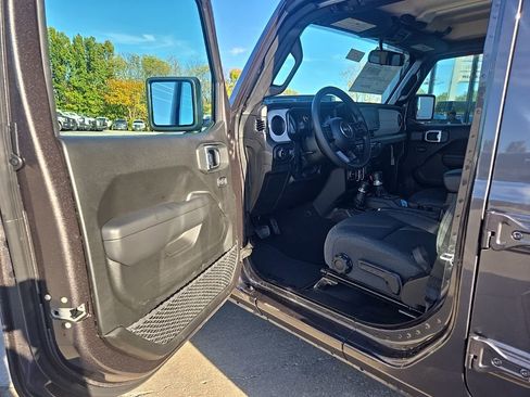 New 2026 Jeep Wrangler Unlimited Sport AWD/4WD image 30