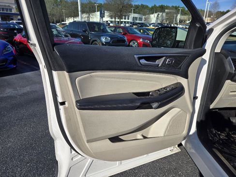 Used 2017 Ford Edge Titanium w/ Equipment Group 301A image 17