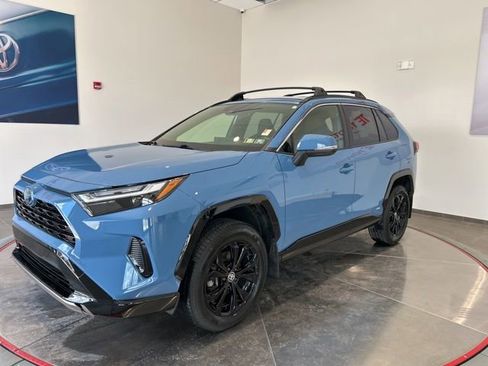 Used 2022 Toyota RAV4 SE w/ SE Grade Weather Package AWD/4WD image 2