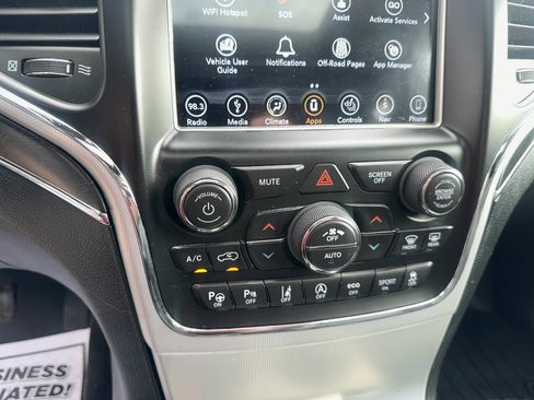 Used 2018 Jeep Grand Cherokee Limited AWD/4WD image 22