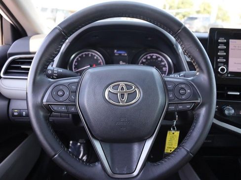 Used 2022 Toyota Camry SE FWD image 10