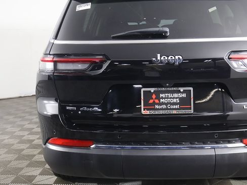 Used 2021 Jeep Grand Cherokee L Limited AWD/4WD image 16