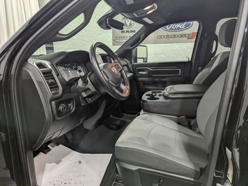 Used 2024 RAM 2500 Big Horn w/ Bed Utility Group image 12