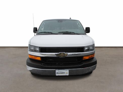 Used 2025 Chevrolet Express 3500 LT w/ LT Preferred Equipment Group image 8
