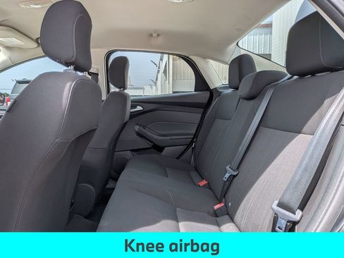 Used 2018 Ford Focus SE FWD image 25
