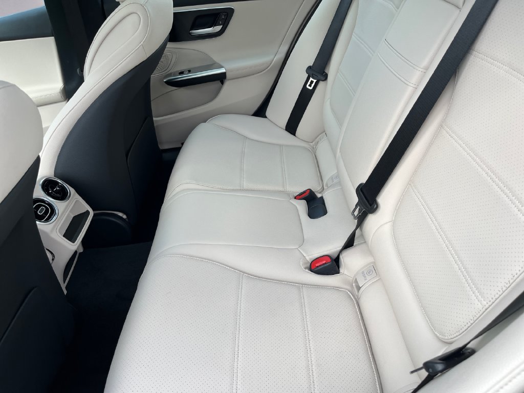 Certified 2026 Mercedes-Benz C 300 4MATIC Sedan image 12