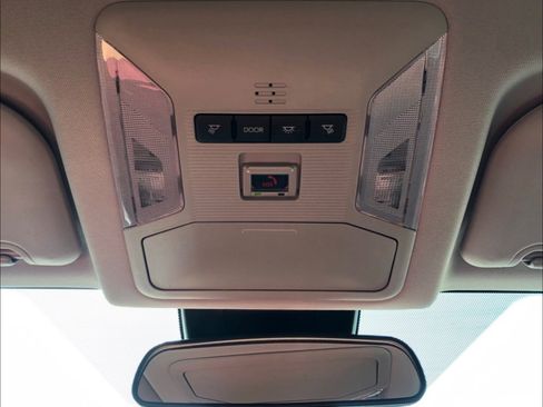 Used 2022 Toyota RAV4 LE image 14