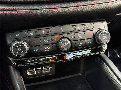 Certified 2024 Dodge Durango GT AWD/4WD image 33
