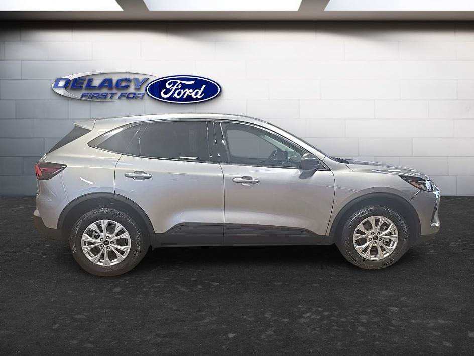 Used 2023 Ford Escape Active AWD/4WD image 9