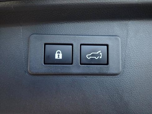 Certified 2025 Subaru Outback Premium AWD/4WD image 9