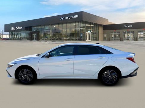 New 2026 Hyundai Elantra SEL Sport FWD image 3