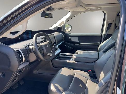 Used 2025 Ford Expedition Active AWD/4WD image 12