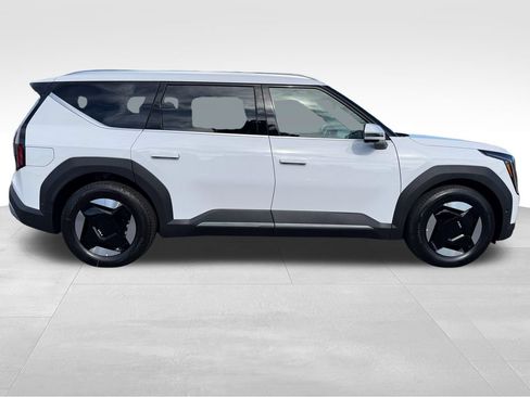 New 2026 Kia EV9 Wind AWD/4WD image 8