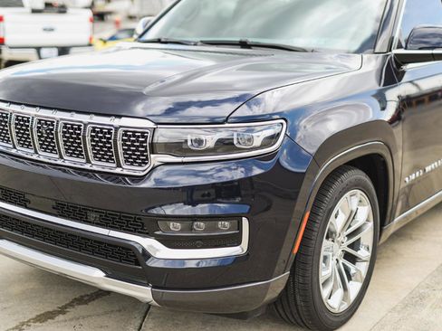 Used 2022 Jeep Grand Wagoneer Series II w/ Flexible Seating Group image 92