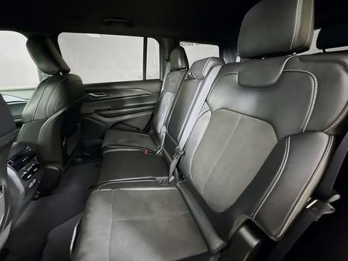 Used 2023 Jeep Grand Cherokee L Laredo AWD/4WD image 23