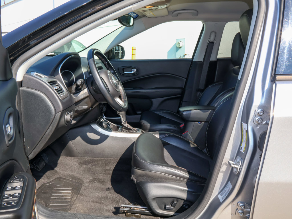Used 2018 Jeep Compass Latitude w/ Popular Equipment Group AWD/4WD image 11