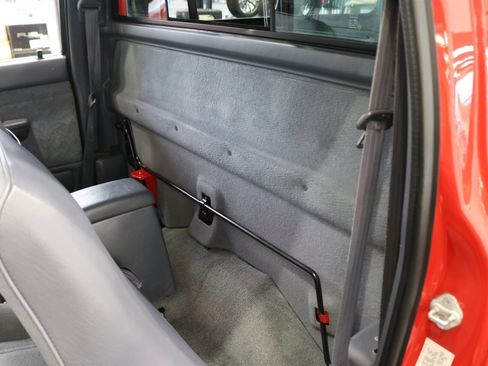 Used 2000 Toyota Tacoma 4x4 Regular Cab image 90