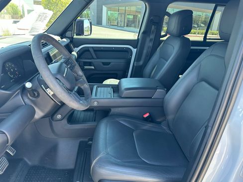 Used 2023 Land Rover Defender 110 V8 AWD/4WD image 16