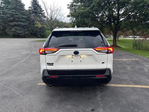 Used 2023 Toyota RAV4 SE w/ Weather & Moonroof Package AWD/4WD image 4