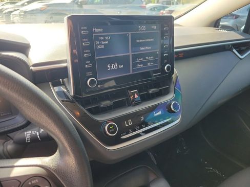 Used 2021 Toyota Corolla LE FWD image 23