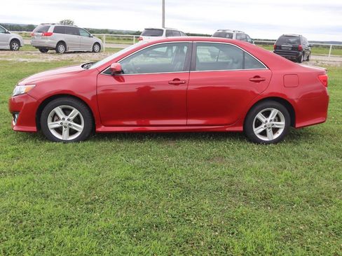 Used 2014 Toyota Camry SE FWD image 10