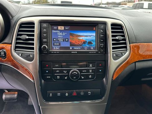 Used 2011 Jeep Grand Cherokee Overland image 15