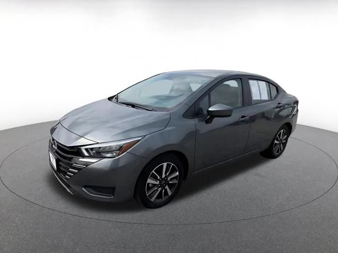 Used 2025 Nissan Versa SV FWD image 7