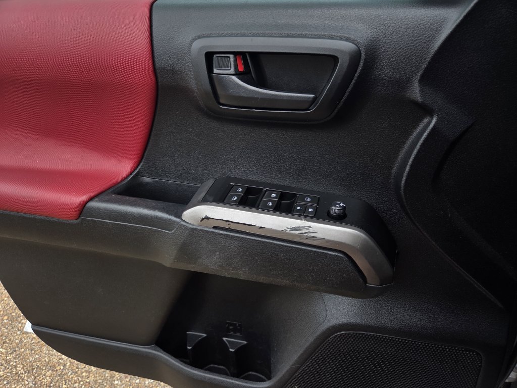 Used 2023 Toyota Tacoma SR5 RWD image 15