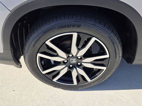 Used 2019 Honda Pilot Touring image 9
