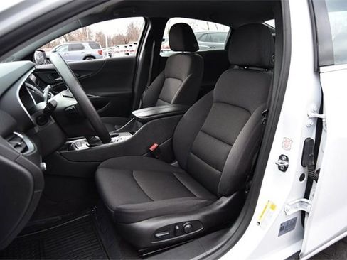 Used 2024 Chevrolet Malibu LT image 17