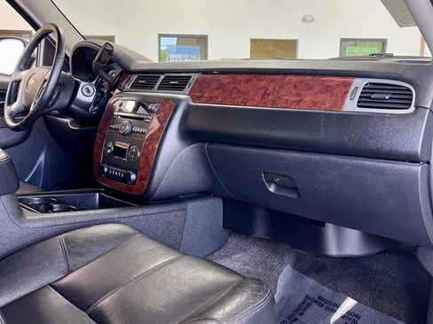 Used 2013 Chevrolet Avalanche LT w/ Texas Edition image 12