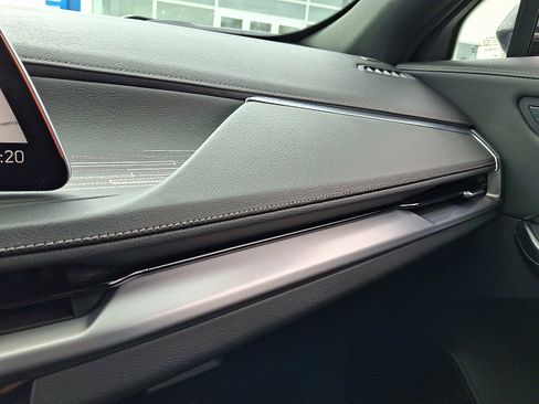 Certified 2025 Cadillac XT4 Premium Luxury image 21