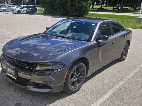 Used 2023 Dodge Charger SXT RWD image 3