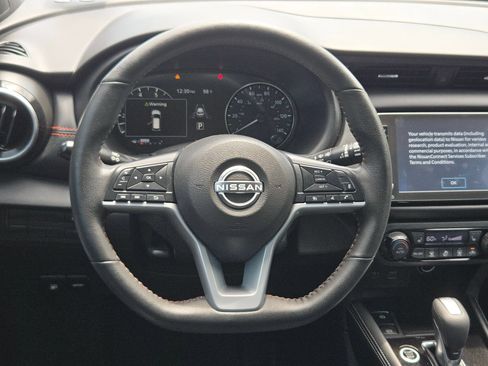 Used 2023 Nissan Kicks SR w/ SR Premium Package FWD image 19